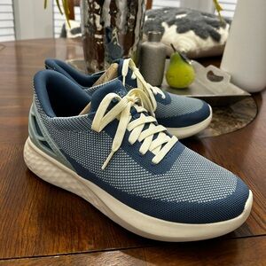 Kizik Athens Blue Mist Men 7.5/Women 9 Hands Free Labs Sneakers